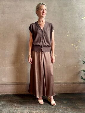 APIECE APART Fine Weight Cropped Chocolate Brown Espresso Sweater Vest Sz Small